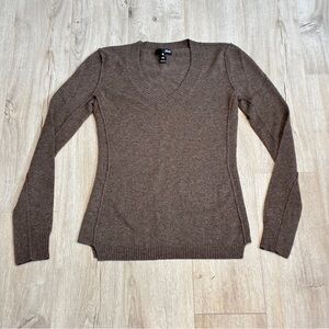 Cashmere Aqua Heathered Brown V-Neck Sweater